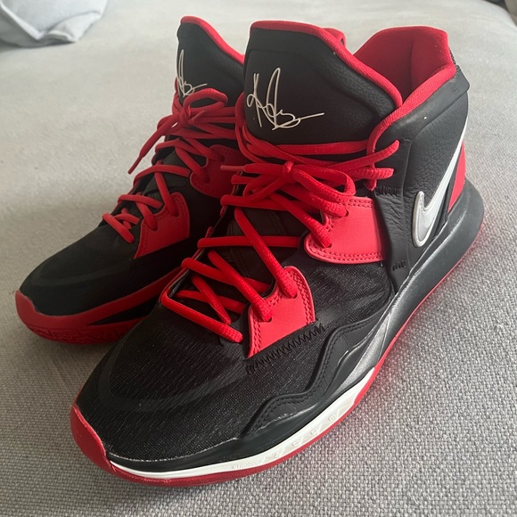 Nike Kyron Irving Infinity Custom High Tops - Picture 5 of 9